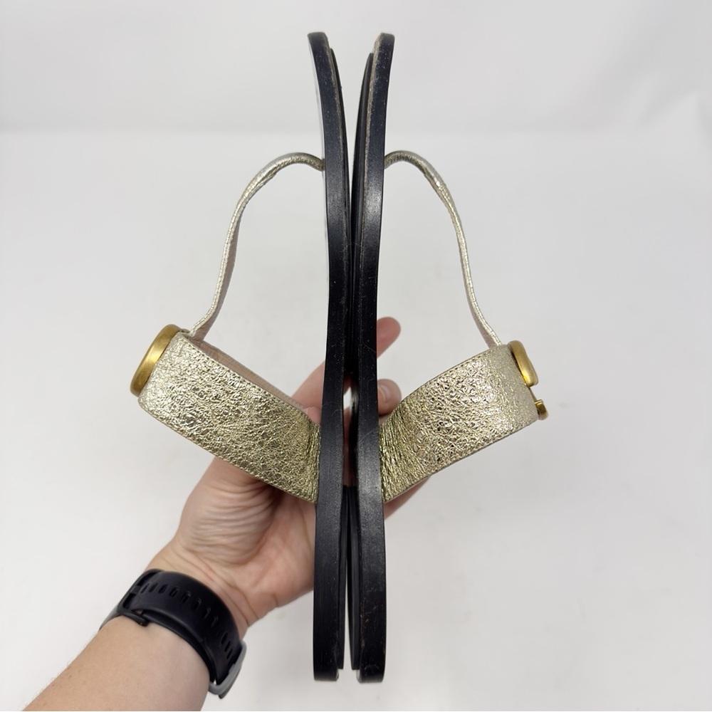 Gucci Flat Marmont Leather Thong Sandals - Picture 5 of 9